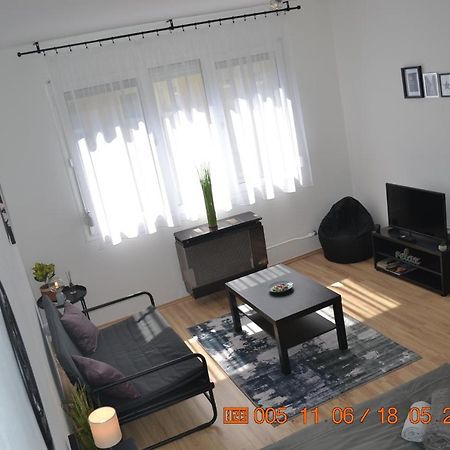 Sziget Apartman Eger Buitenkant foto