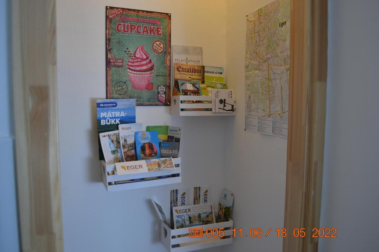 Sziget Apartman Eger Buitenkant foto