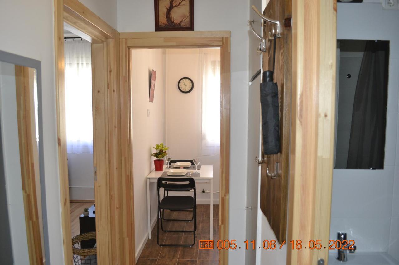 Sziget Apartman Eger Buitenkant foto